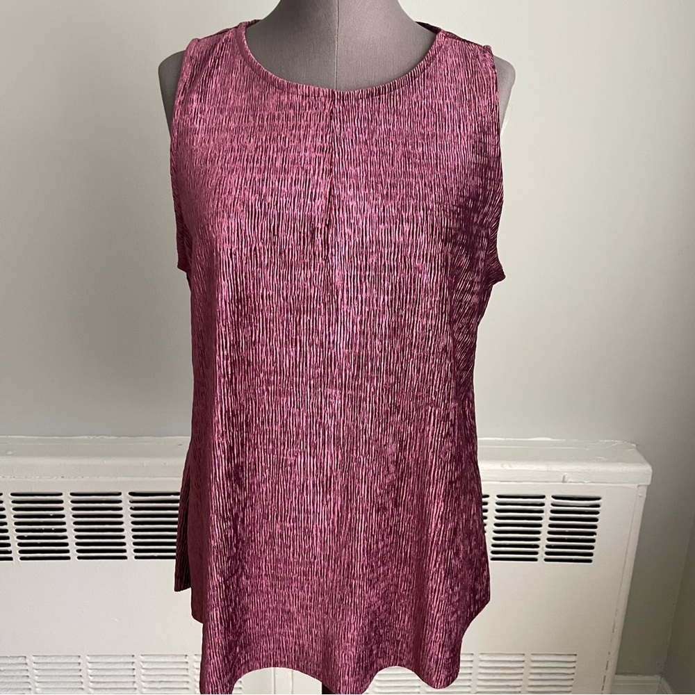 Chic Sleeveless velvet Crinkle tank top or tunic with rounded hi-low hem
